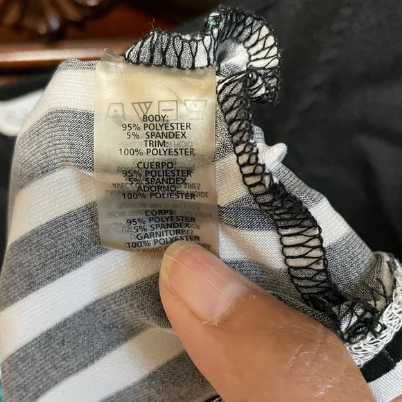 Calvin Klein Ladies Large Multicolor Sleeveless Blouse. - Picture 5 of 9